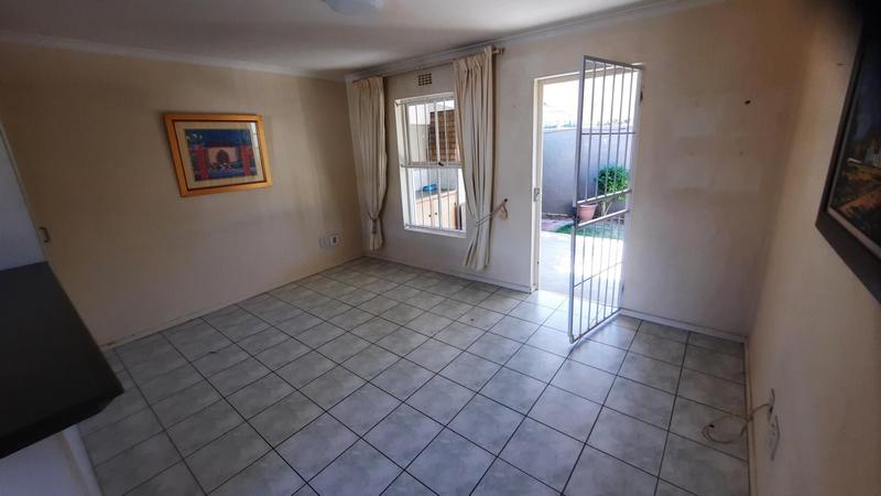 2 Bedroom Property for Sale in Gordons Bay Western Cape